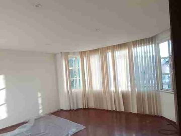 SE VENDE EXCELENTE CASA DE 4 HABITACIONES Y MAS DE 500 METROS CUADRADOS EN MONTERREY NUEVO LEÓN