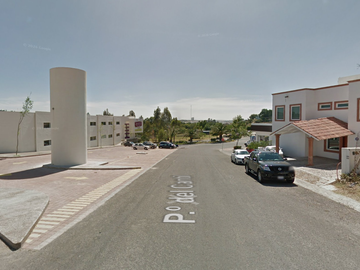 Hermosa casa en P.º del Cantil, 76226 Juriquilla, Qro. No créditos.