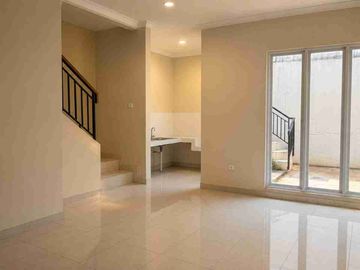 Disewakan Rumah Grand Wisata. Cluster Cherry Ville