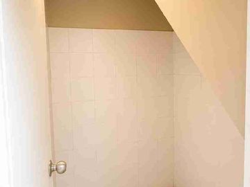 Disewakan Rumah Grand Wisata. Cluster Cherry Ville