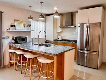 MODERNA CASA EN VENTA AL NORTE EN ALTARIA