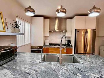 MODERNA CASA EN VENTA AL NORTE EN ALTARIA