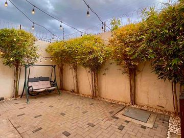 MODERNA CASA EN VENTA AL NORTE EN ALTARIA