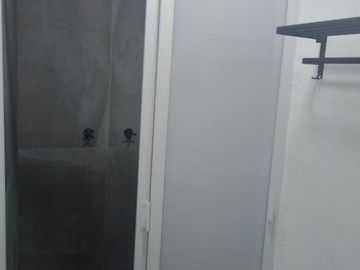 HABITACIÓN EN RENTA AMUEBLADA CON SERVICIOS SOBRE AV DE LA LUZ