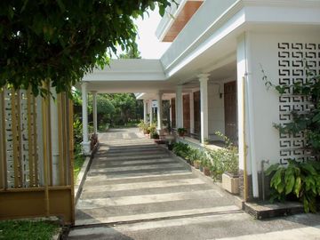 TURUN HARGA DIJUAL RUMAH HOOK TENGAH KOTA POROS JALAN SUDIRMAN, KLOJEN, MALANG KOTA
