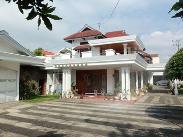 TURUN HARGA DIJUAL RUMAH HOOK TENGAH KOTA POROS JALAN SUDIRMAN, KLOJEN, MALANG KOTA