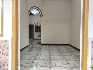 Dijual Rumah Murah 2 Lt Lingkungan Tenang di Sawojajar Malang