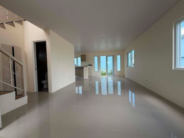 House for Rent in Timog Residences, near Korea Town, Friendship and Clark