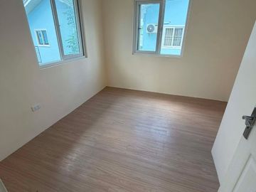 House for Rent in Timog Residences, near Korea Town, Friendship and Clark
