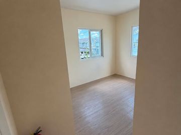 House for Rent in Timog Residences, near Korea Town, Friendship and Clark