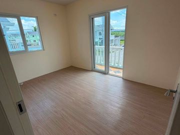 House for Rent in Timog Residences, near Korea Town, Friendship and Clark