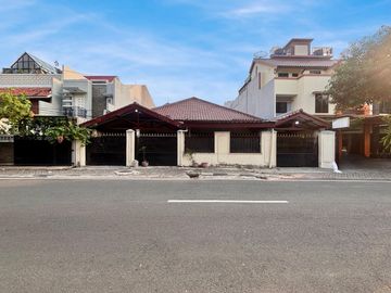 TEBET BARAT RUMAH SIAP HUNI AKSES JALAN UTAMA LEBAR