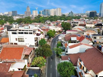 TEBET BARAT RUMAH SIAP HUNI AKSES JALAN UTAMA LEBAR