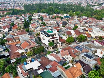 TEBET BARAT RUMAH SIAP HUNI AKSES JALAN UTAMA LEBAR