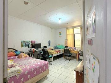 Dijual Rumah Lokasi Strategis di Komplek Perumahan Griya Mas 1 Srengseng Kembangan Jakarta Barat