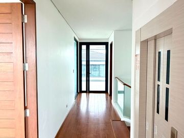 For Sale Brand New 5 Bedrooms in Alabang West Village