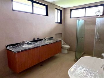For Sale Brand New 5 Bedrooms in Alabang West Village