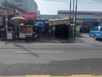 DiSewakan Lahan  pinggir jalan Bekasi