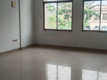 Disewakan Ruko 3 Lantai di Boulevard jalan utama , dekat bola dunia gerbang selatan Galaxy