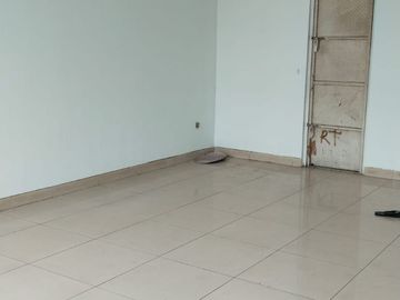 Disewakan Ruko 3 Lantai di Boulevard jalan utama , dekat bola dunia gerbang selatan Galaxy