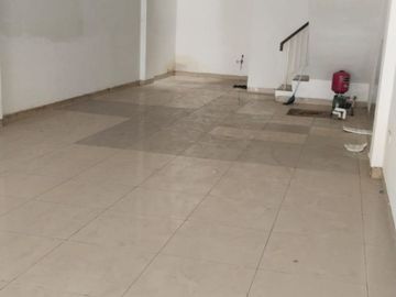 Disewakan Ruko 3 Lantai di Boulevard jalan utama , dekat bola dunia gerbang selatan Galaxy