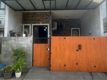 Rumah 2 Lantai Full Renovasi di Alam Indah, Cipondoh