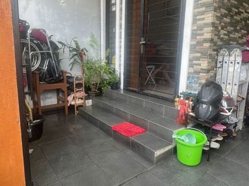 Rumah 2 Lantai Full Renovasi di Alam Indah, Cipondoh