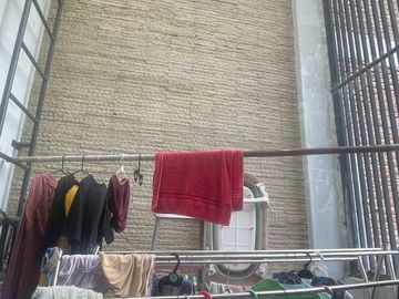 Rumah 2 Lantai Full Renovasi di Alam Indah, Cipondoh