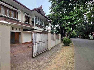 Rumah kebayoran baru Senopati area Prime Jakarta Selatan