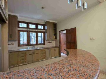 Rumah kebayoran baru Senopati area Prime Jakarta Selatan