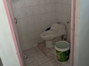 DIJUAL RUMAH 3 LANTAI SHM CUMA 700JT – BRIGJEND KATAMSO, MAIMUN