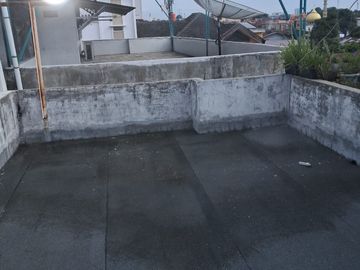 DIJUAL RUMAH 3 LANTAI SHM CUMA 700JT – BRIGJEND KATAMSO, MAIMUN
