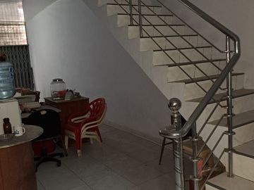 DIJUAL RUMAH 3 LANTAI SHM CUMA 700JT – BRIGJEND KATAMSO, MAIMUN