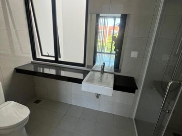Disewakan Rumah Milenial PIK 2 Uk 8x10 Kosongan Siap Huni. Jakarta Utara