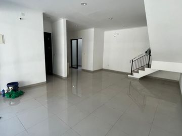 Disewakan Rumah Milenial PIK 2 Uk 8x10 Kosongan Siap Huni. Jakarta Utara