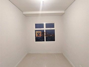 Murah di bawah NJOP & Harga Beli Awal! Dijual 1BR Unfurnished Madison Park unfurnished Rapi Bersih, Fasilitas Kolam Renang, Sky Garden,Lapangan Basket