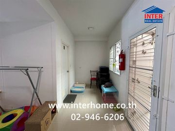 Two-story townhome, 18.7 sq.wah, Pruksa Ville 92 Onnut-Suvarnabhumi, near Suvarnabhumi Airport, Soi Ladkrabang 14/1, Ladkrabang Road, Bang Phli, Samut