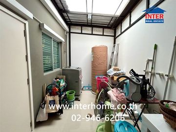 Two-story townhome, 18.7 sq.wah, Pruksa Ville 92 Onnut-Suvarnabhumi, near Suvarnabhumi Airport, Soi Ladkrabang 14/1, Ladkrabang Road, Bang Phli, Samut