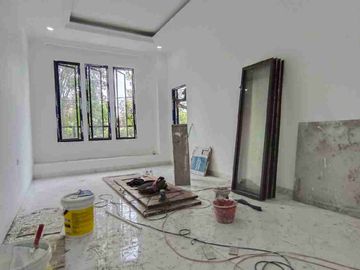 Dijual Rumah 2 Lantai Huk Minimalis Modern di Villa Melati Mas Serpong