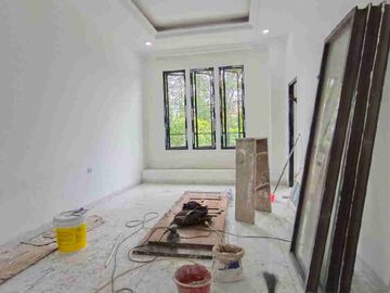 Dijual Rumah 2 Lantai Huk Minimalis Modern di Villa Melati Mas Serpong