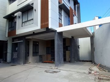 For Sale Modern 3 Storey Townhouse in Pugad Lawin, Tandang Sora, Q.C. KSA