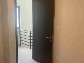 rumah brand new sumarecon crow gading harapan indah bekasi