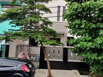 Jual Rumah Rapi siap huni ada Pool di Bukit Golf