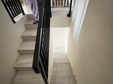 Dijual Rumah Kost Full Penghuni, 2 Menit ke IPDN