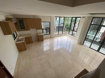 For Sale Modern 3 Storey Townhouse w/ Roofdeck in East Teachers Village, Q.C. KSA