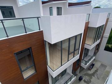 For Sale Modern 3 Storey Townhouse w/ Roofdeck in East Teachers Village, Q.C. KSA