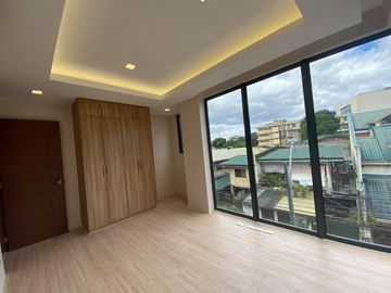 For Sale Modern 3 Storey Townhouse w/ Roofdeck in East Teachers Village, Q.C. KSA
