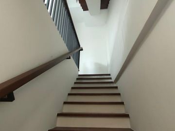 For Sale Modern 3 Storey Townhouse w/ Roofdeck in East Teachers Village, Q.C. KSA