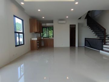 For Sale Modern 3 Storey Townhouse w/ Roofdeck in East Teachers Village, Q.C. KSA