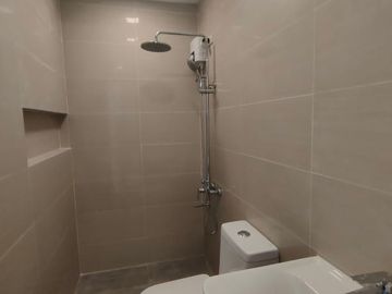 For Sale Modern 3 Storey Townhouse w/ Roofdeck in East Teachers Village, Q.C. KSA